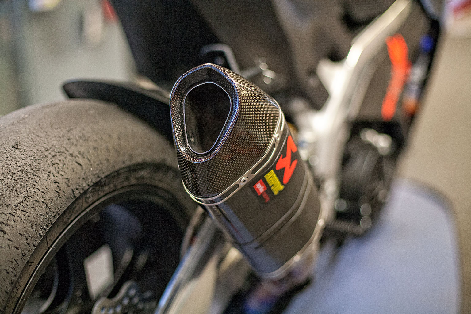 Akra-kurz-01.jpg
