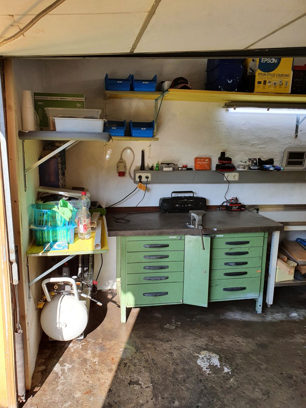 Garage1.jpg