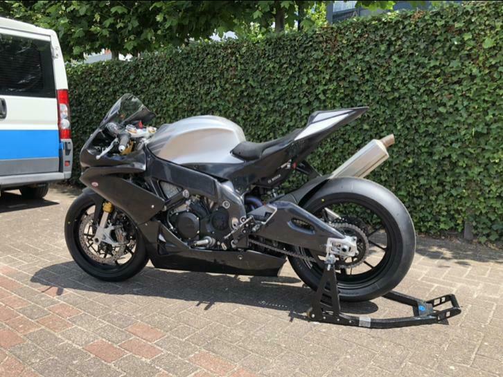 RSV4 RR 2015.JPG