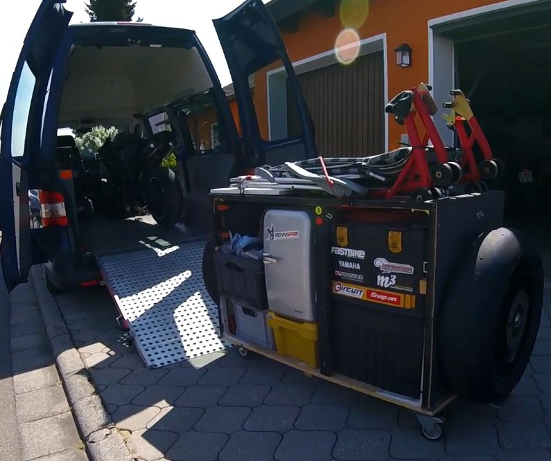 Buseinladen.JPG